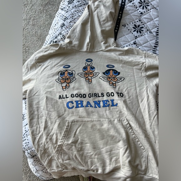 Mega Yacht Sweatshirt - Picture 5 of 5